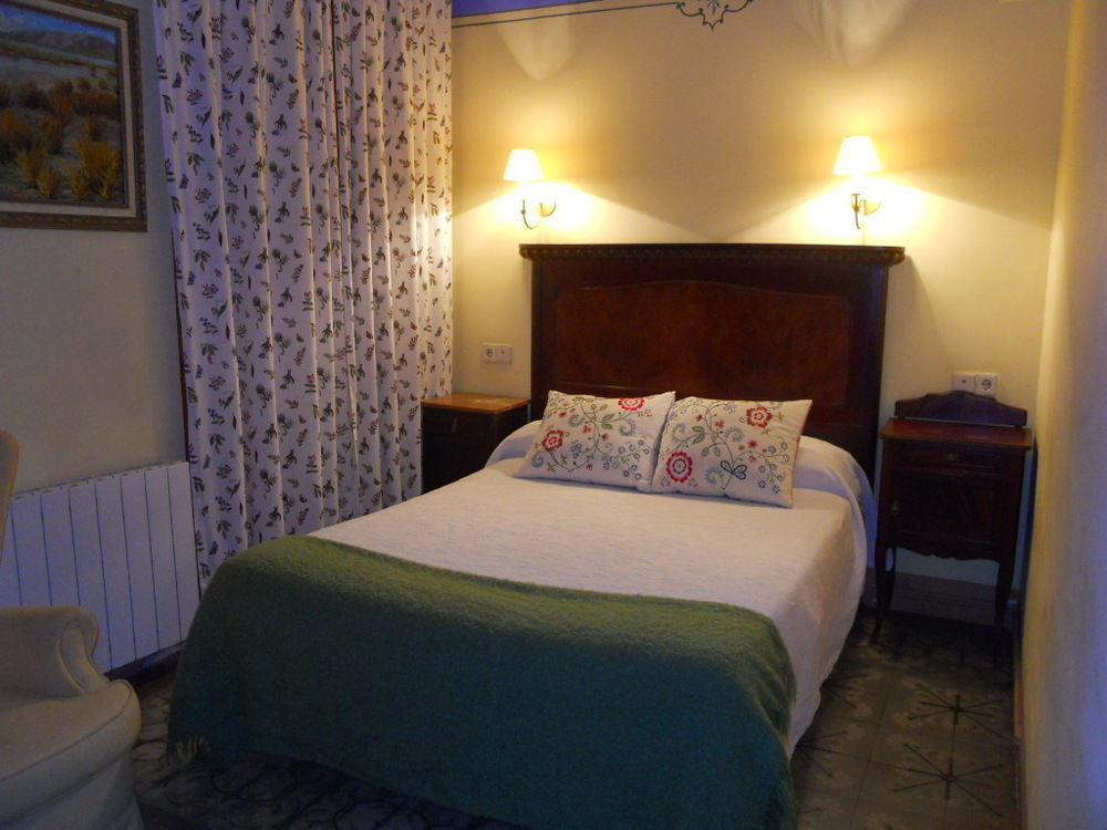 Hotel 1900 Casa Anita Requena Bagian luar foto